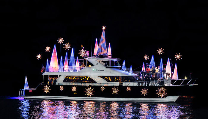 Christmas lights, trees and other decor can be used for the decoration of your yacht