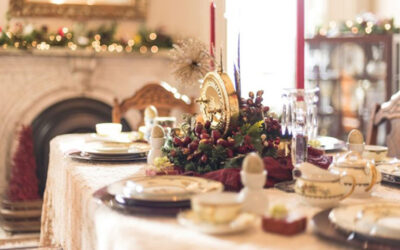 How to Set a Christmas Table in Your Yacht